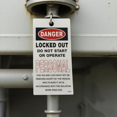 Custom Danger Locked Out Tag Vinyl Plastic Self-Laminating 2-Sided Danger Safety Tags With Photo